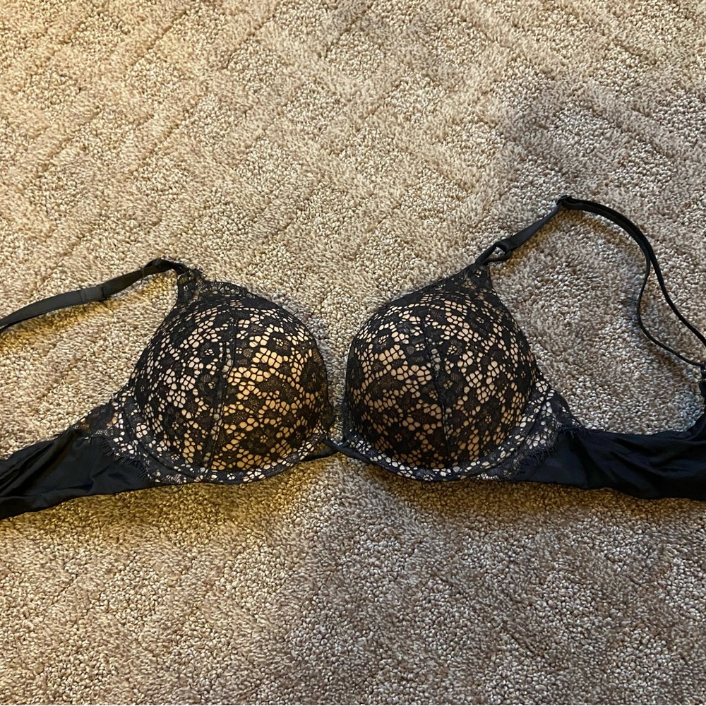 Victoria’s Secret bombshell bra